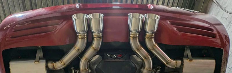 échappements quadruples dans centre de mécanique performance | MAdMax Autoworks